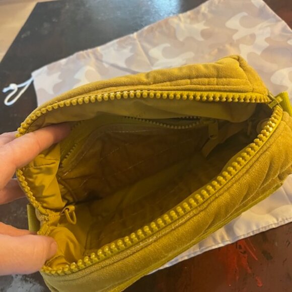 Dagne Dover plush velour bag in mustard yellow - Picture 2 of 3